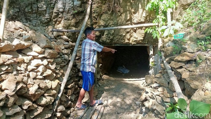 Misteri Gigi Megalodon: Santet vs. Petualangan Gua Sukabumi