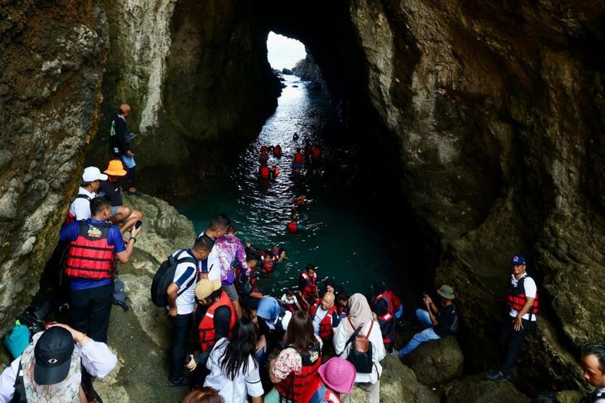 Pulau Bedil Banyuwangi: Surga Tersembunyi, Petualangan Menakjubkan Menanti