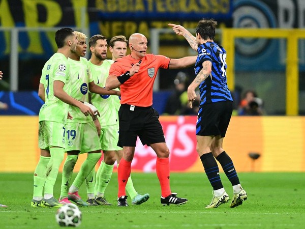 Skandal Martinez Ludah Acerbi: Drama Pilu Kekalahan Barcelona Skandal Martinez Ludah Acerbi: Drama Pilu Kekalahan Barcelona