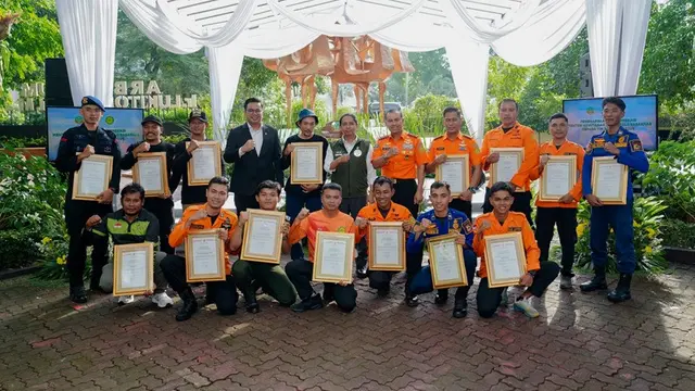 Menteri_Apresiasi_Tim_Evakuasi_Pendaki_Brasil_Gunung_Rinjani Menteri Apresiasi Tim Evakuasi Pendaki Brasil Gunung Rinjani